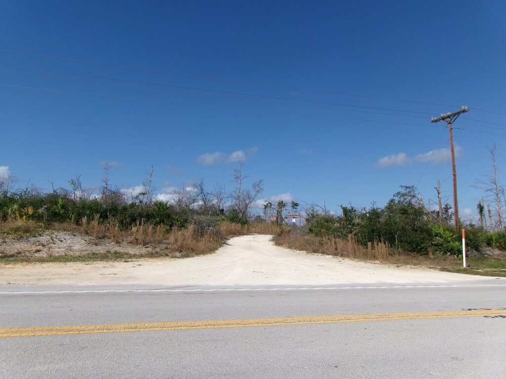 Entrance to the Yearling Trail (also known as Forest Road Number 10, according to Google Maps) across Florida State Road